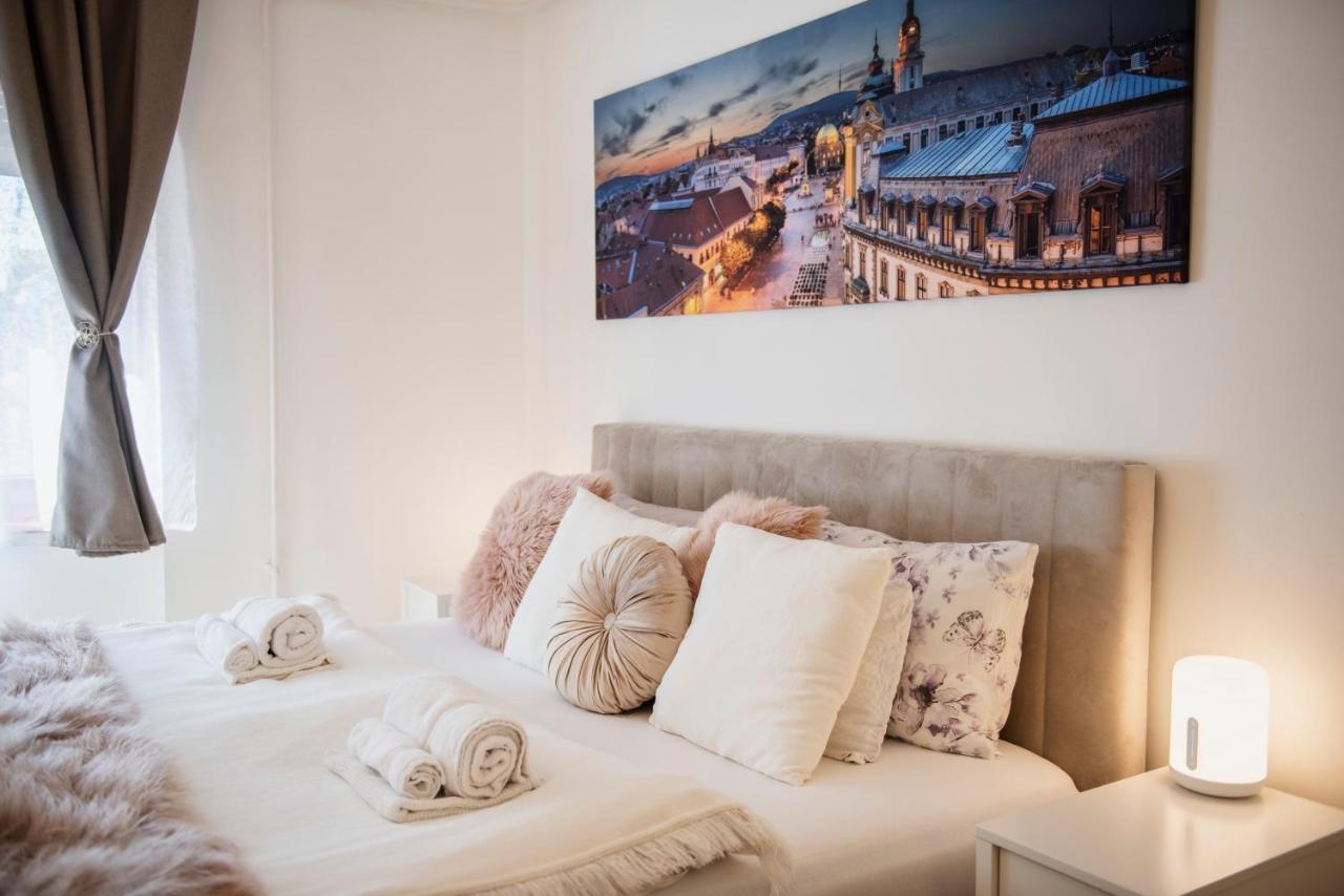 Heart Of Pecs Apartman Free Parking Eksteriør bilde