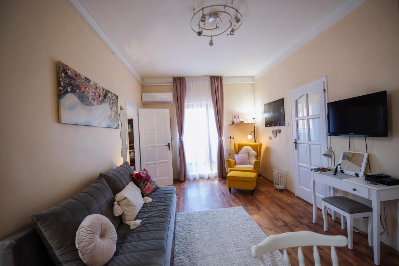 Heart Of Pecs Apartman Free Parking Eksteriør bilde